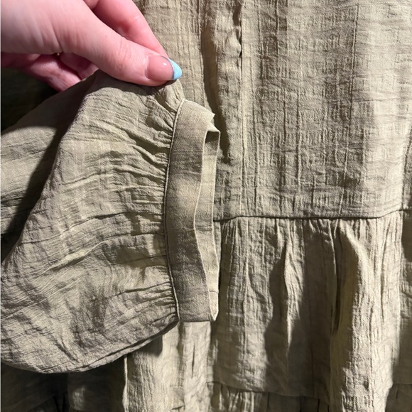 Davi & Dani Olive Green Babydoll Top Textured Tiered Cotton Blouse Small - Picture 3 of 5